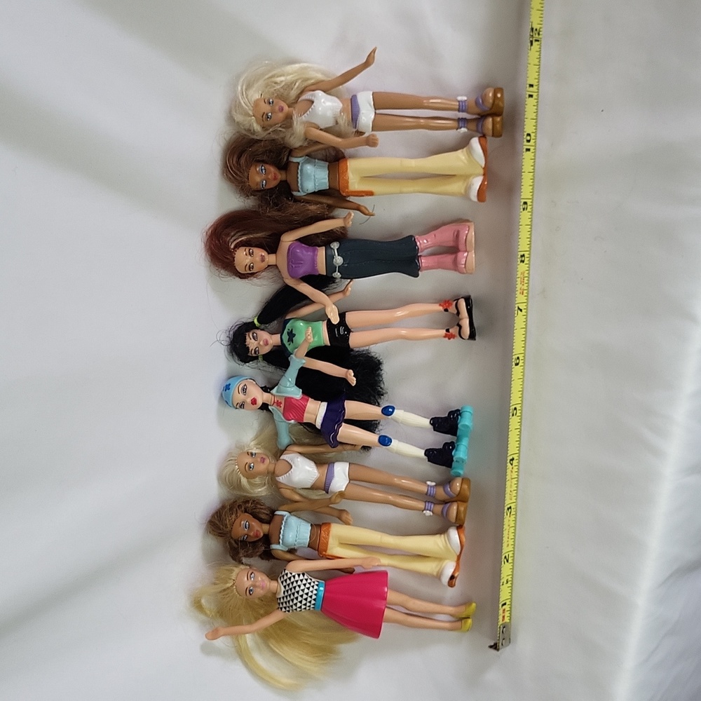 My Scene Barbie Mini Dolls 2004 set of 8 Used Condition